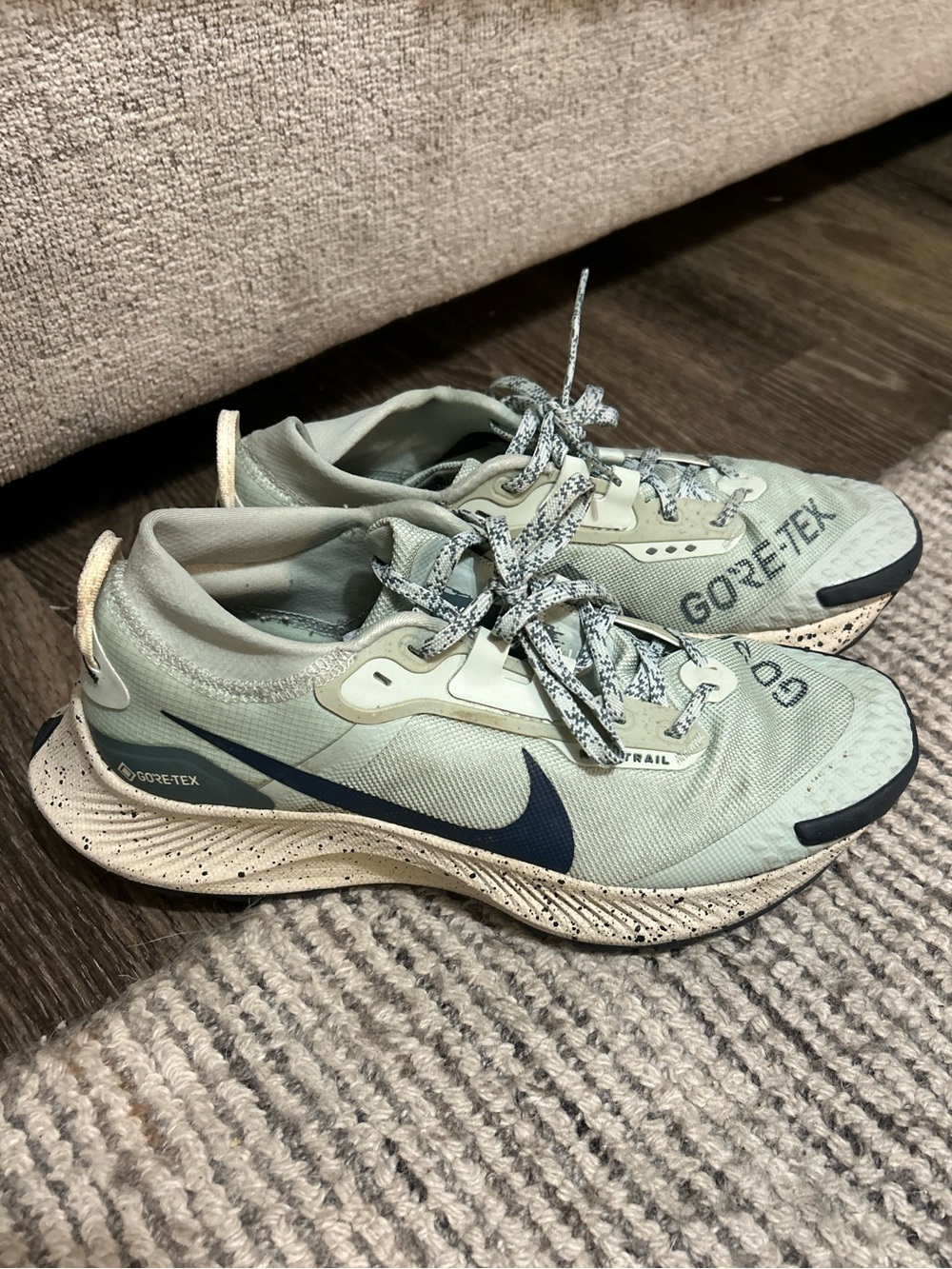 NIKE Pegasus 3 GTX Trail Running Shoes WOMENS 8.5 Seafoam Army Green Goretex